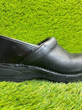 Dansko XP 2.0 Womens Size 9.5 Black Casual Leather Professional Clogs Shoes